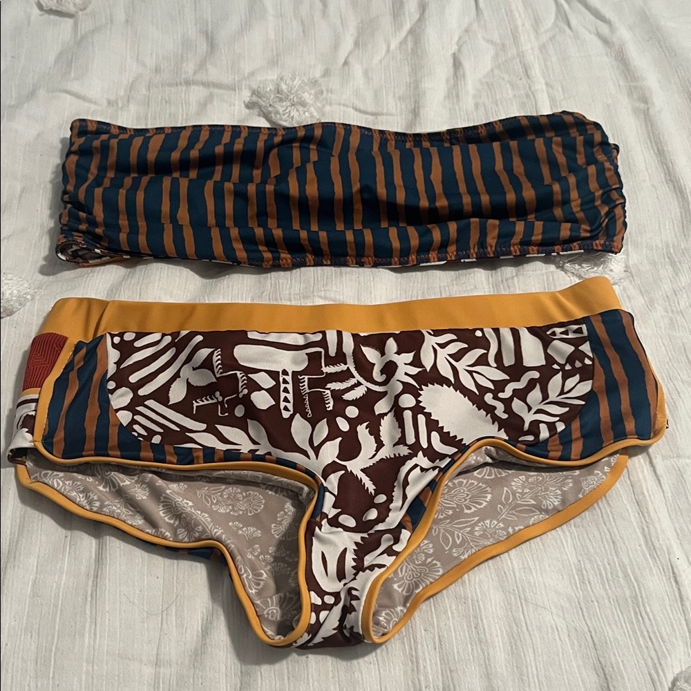 Stylish Brown and gold bikini - Picture 1 of 3